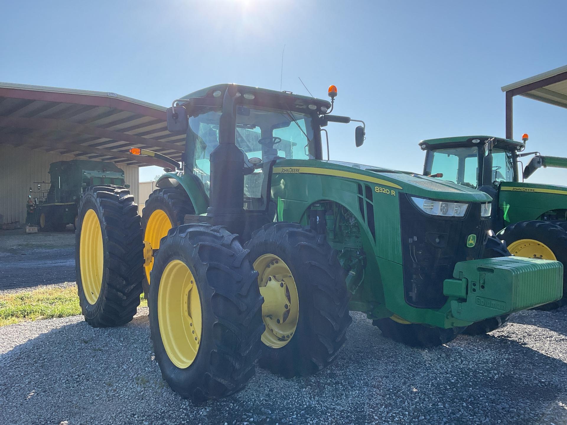 2016 John Deere 8320R