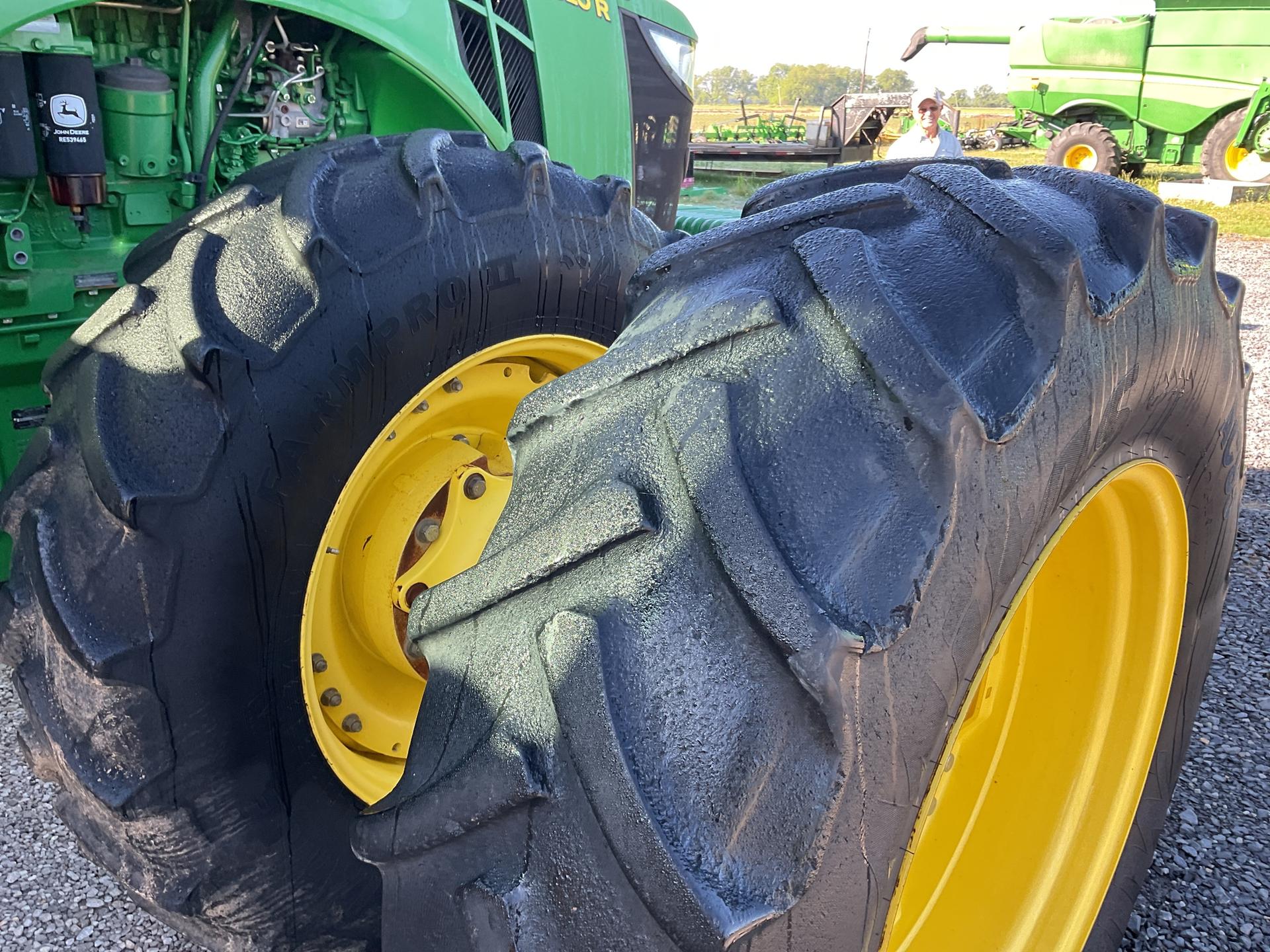 2016 John Deere 8320R