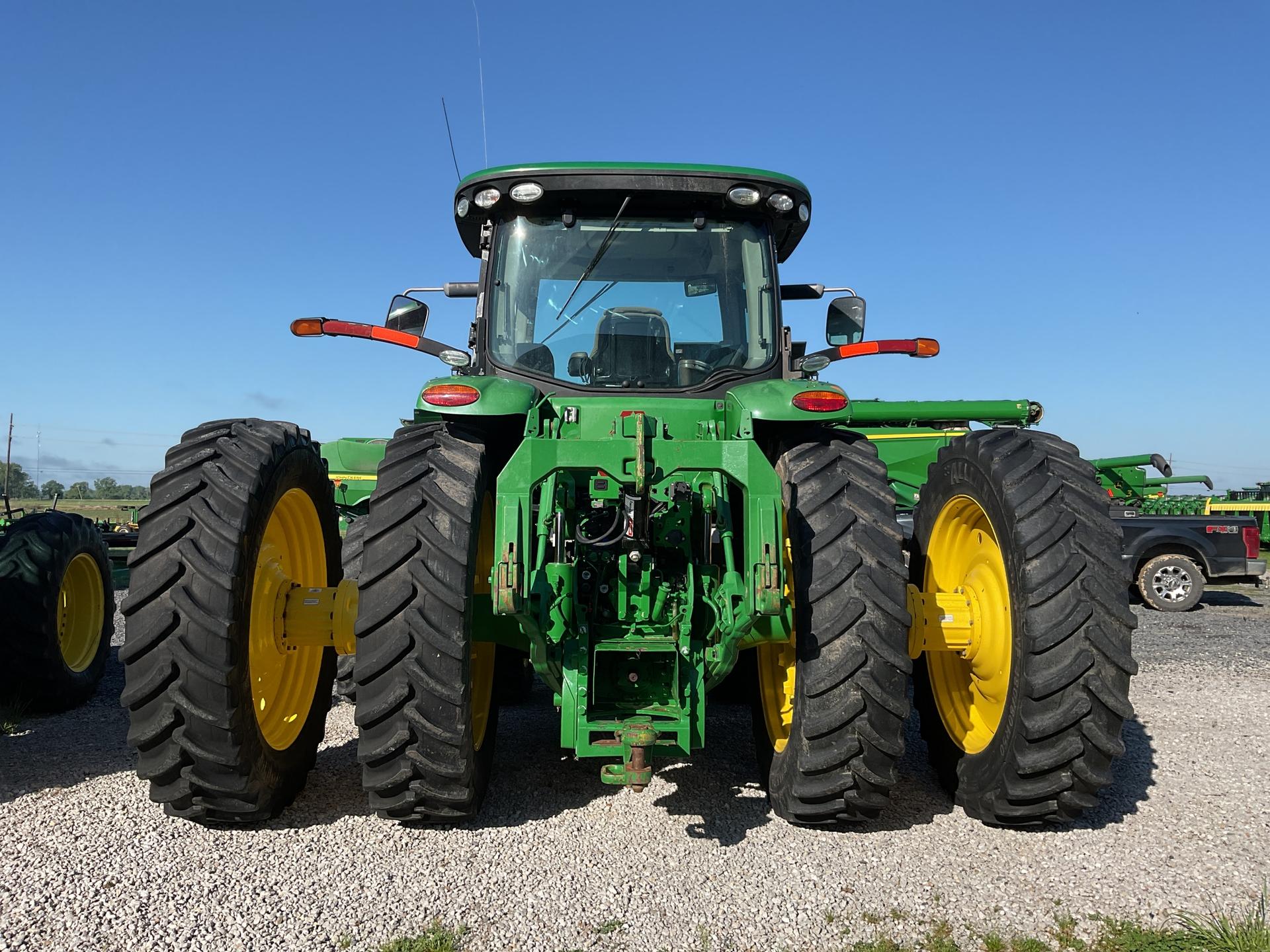 2016 John Deere 8320R