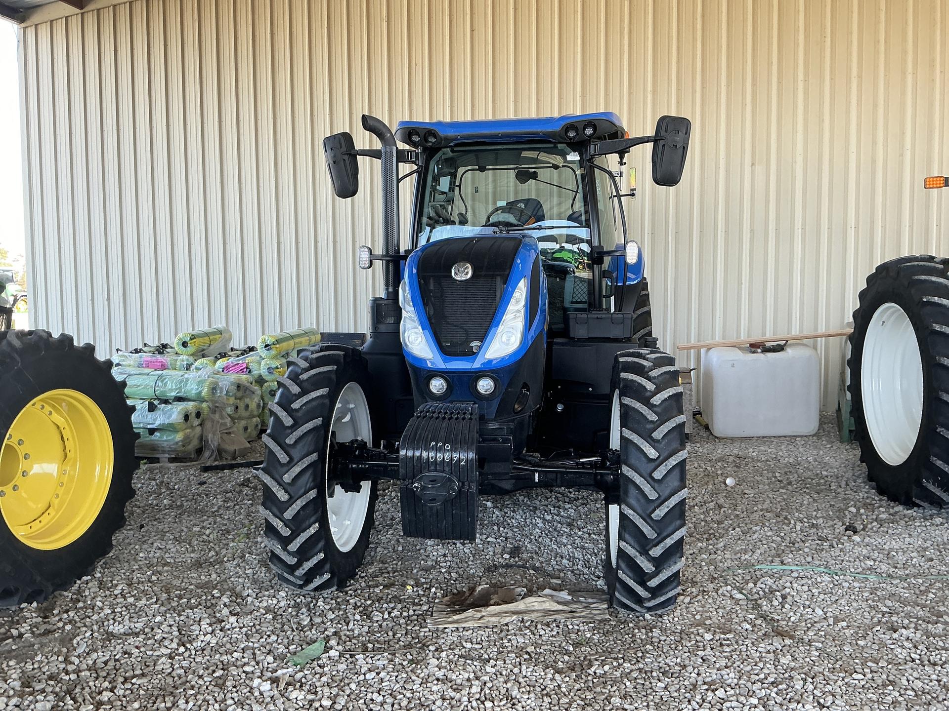 2023 New Holland T7.210