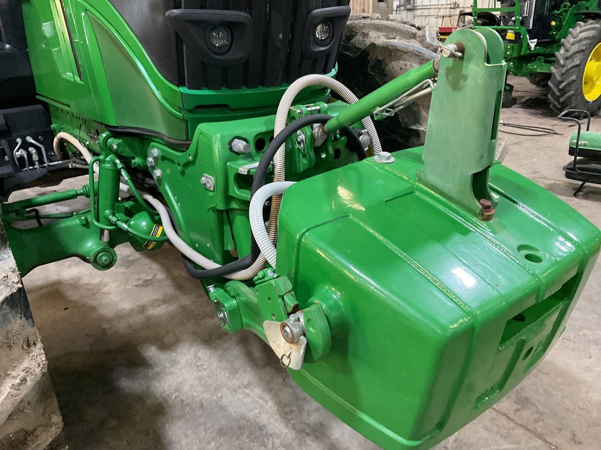 2019 John Deere 6230R