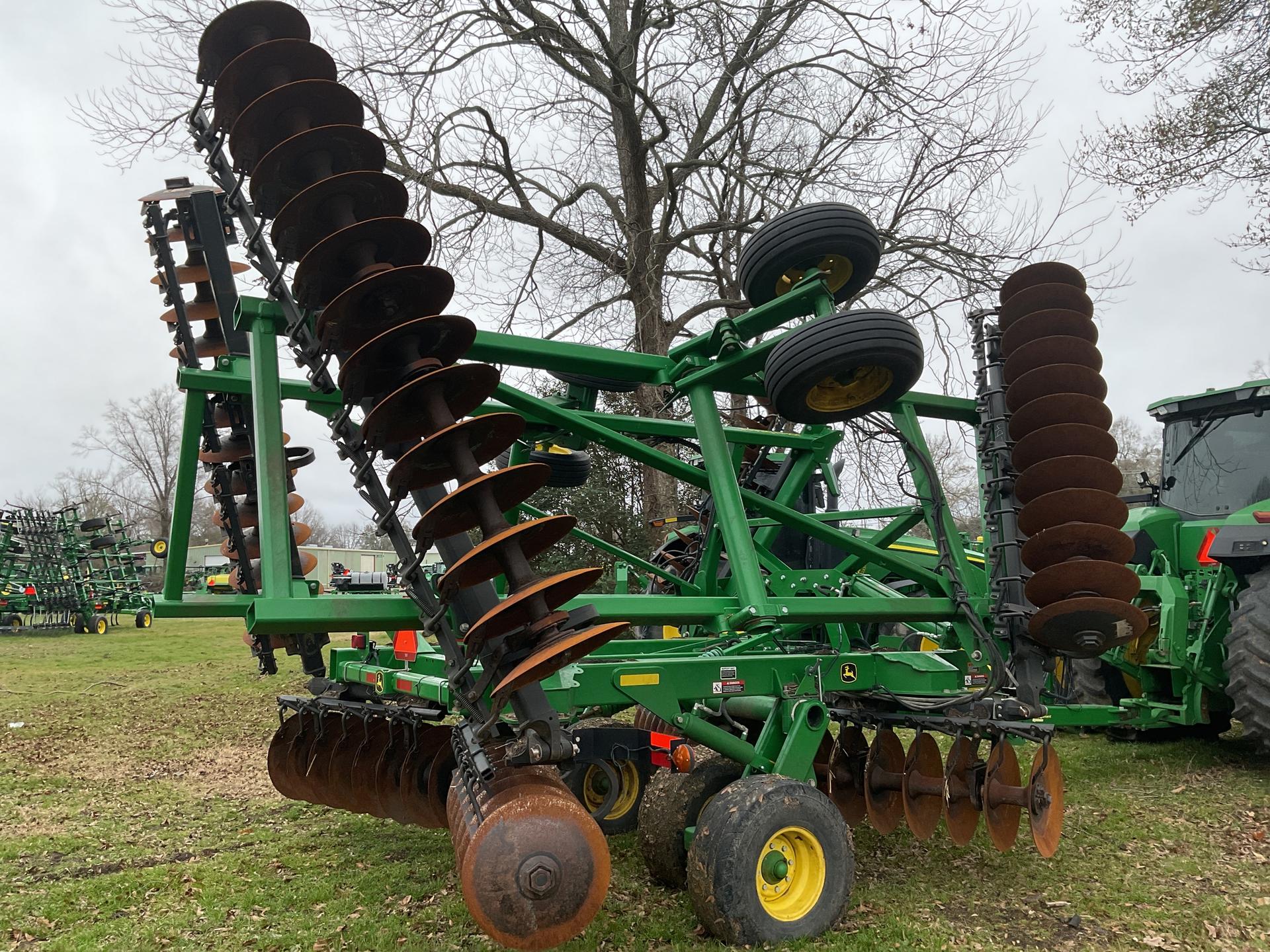 2019 John Deere 2633 30ft 8”