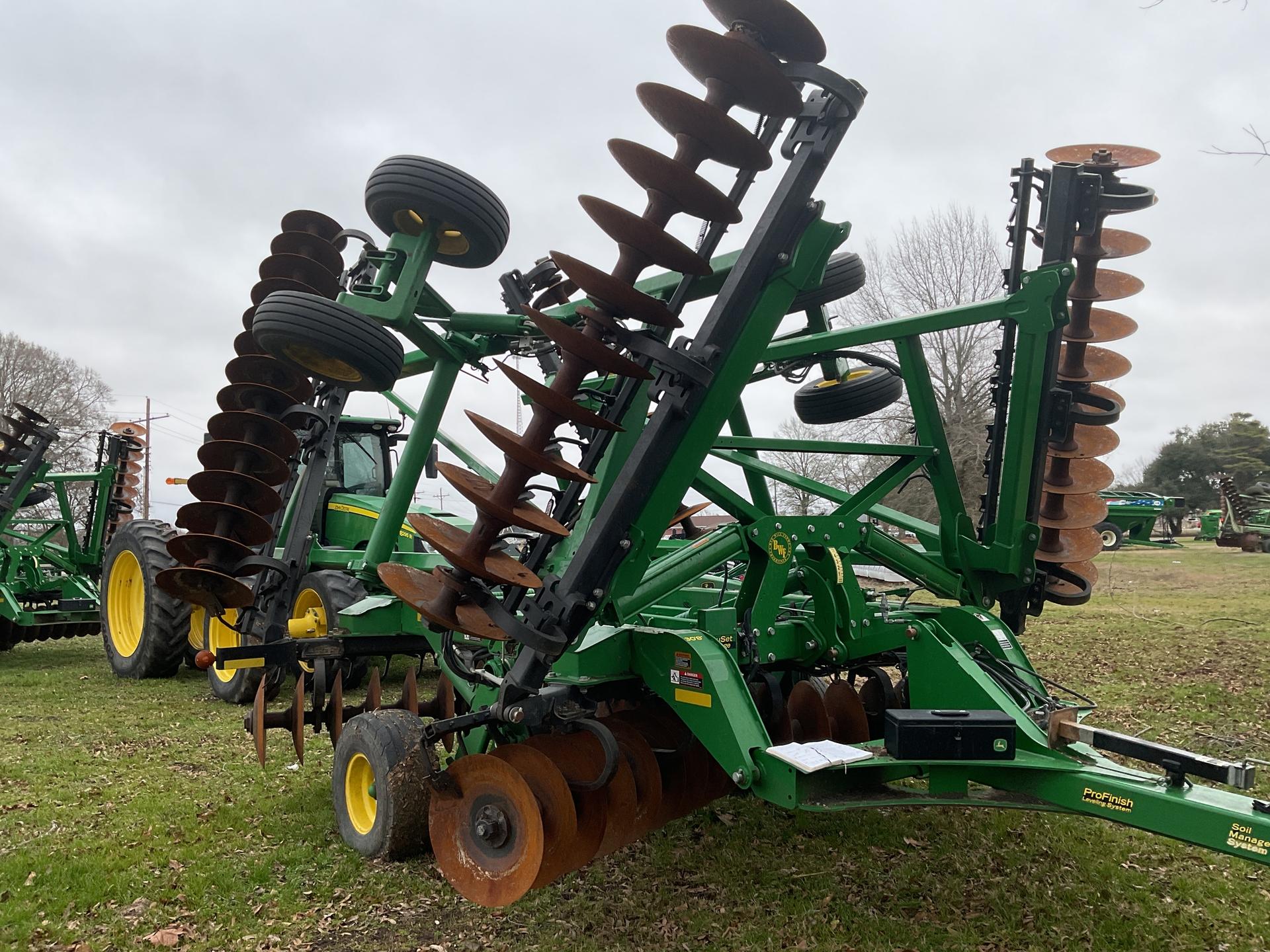 2019 John Deere 2633 30ft 8”