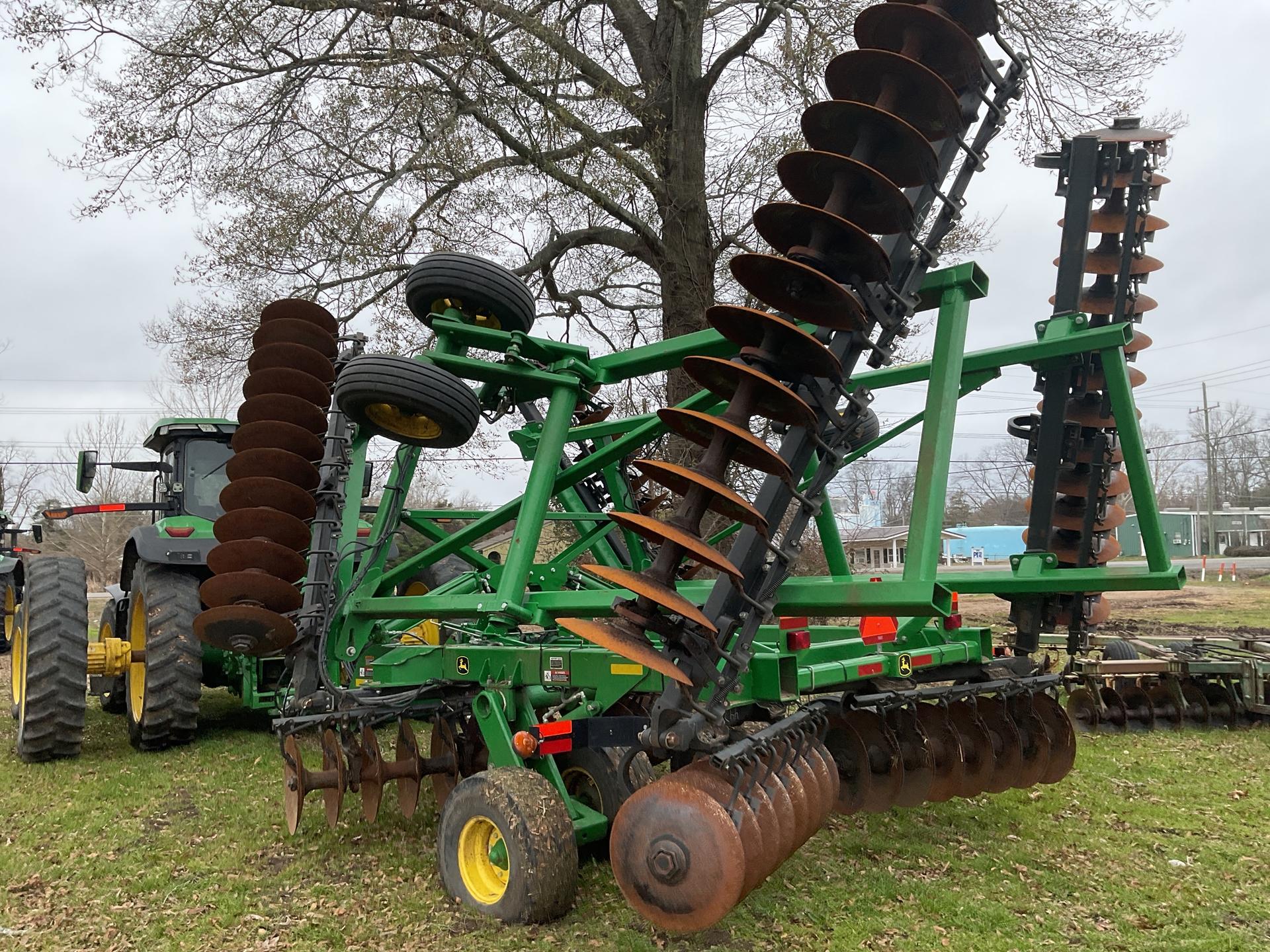 2019 John Deere 2633 30ft 8”