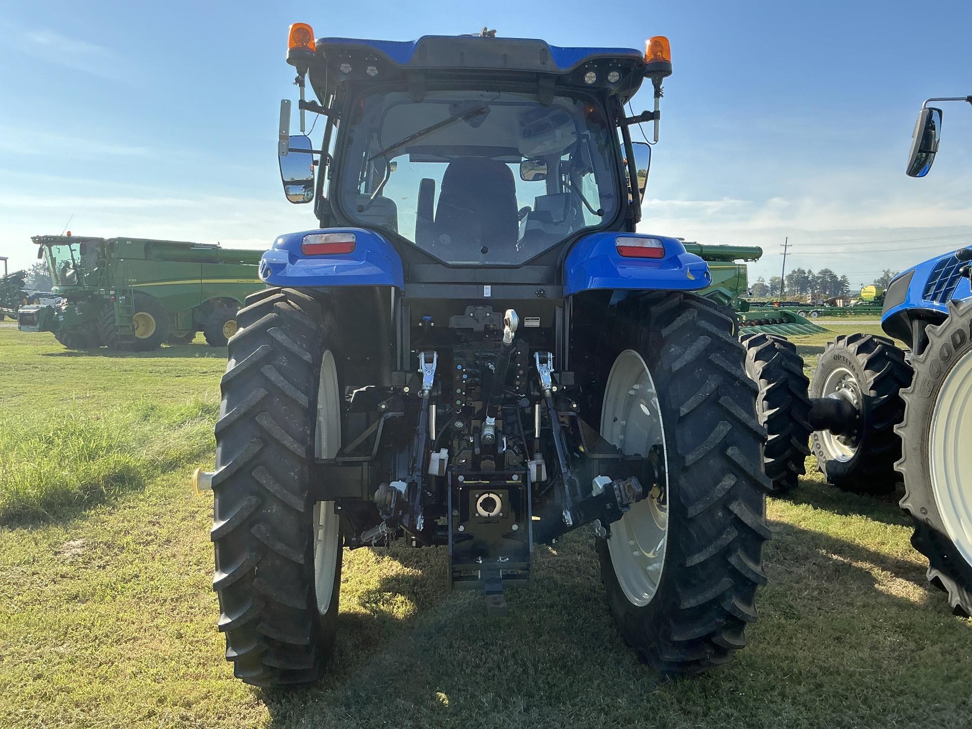 2023 New Holland T7.210