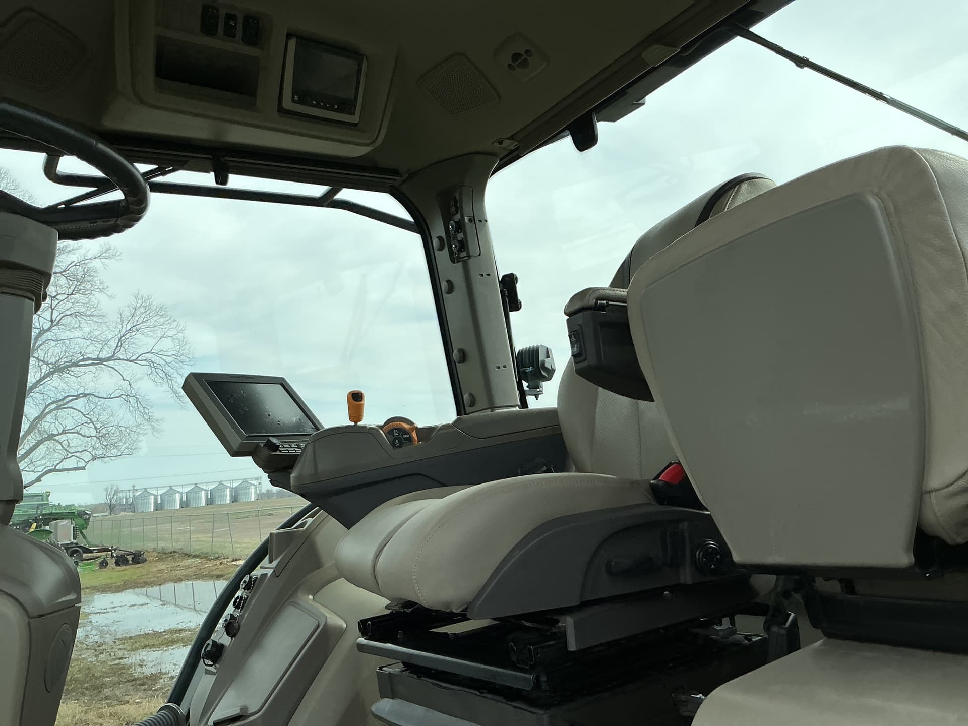 2022 John Deere 8R 340 Image