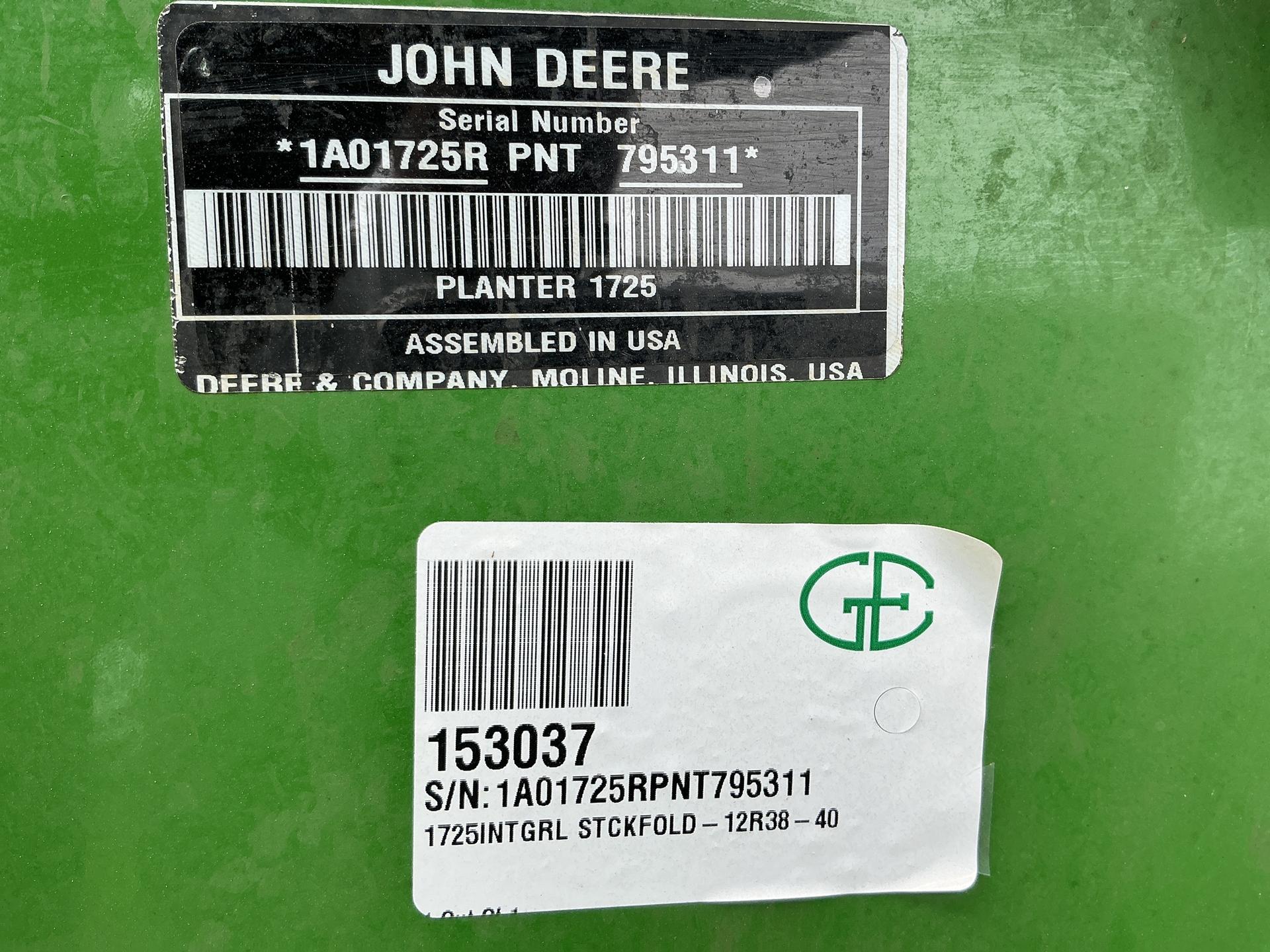 2022 John Deere 1725