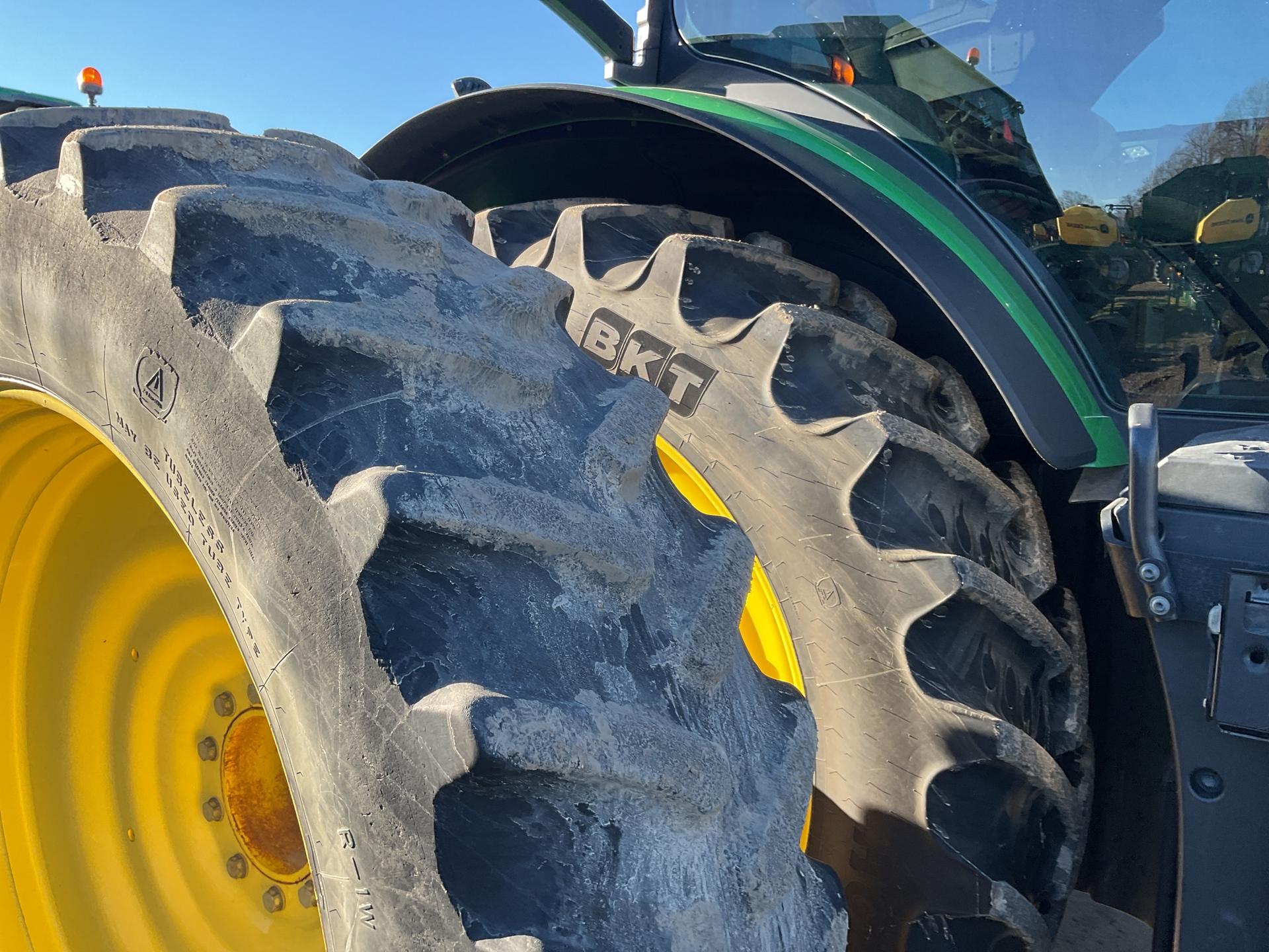 2018 John Deere 8320R