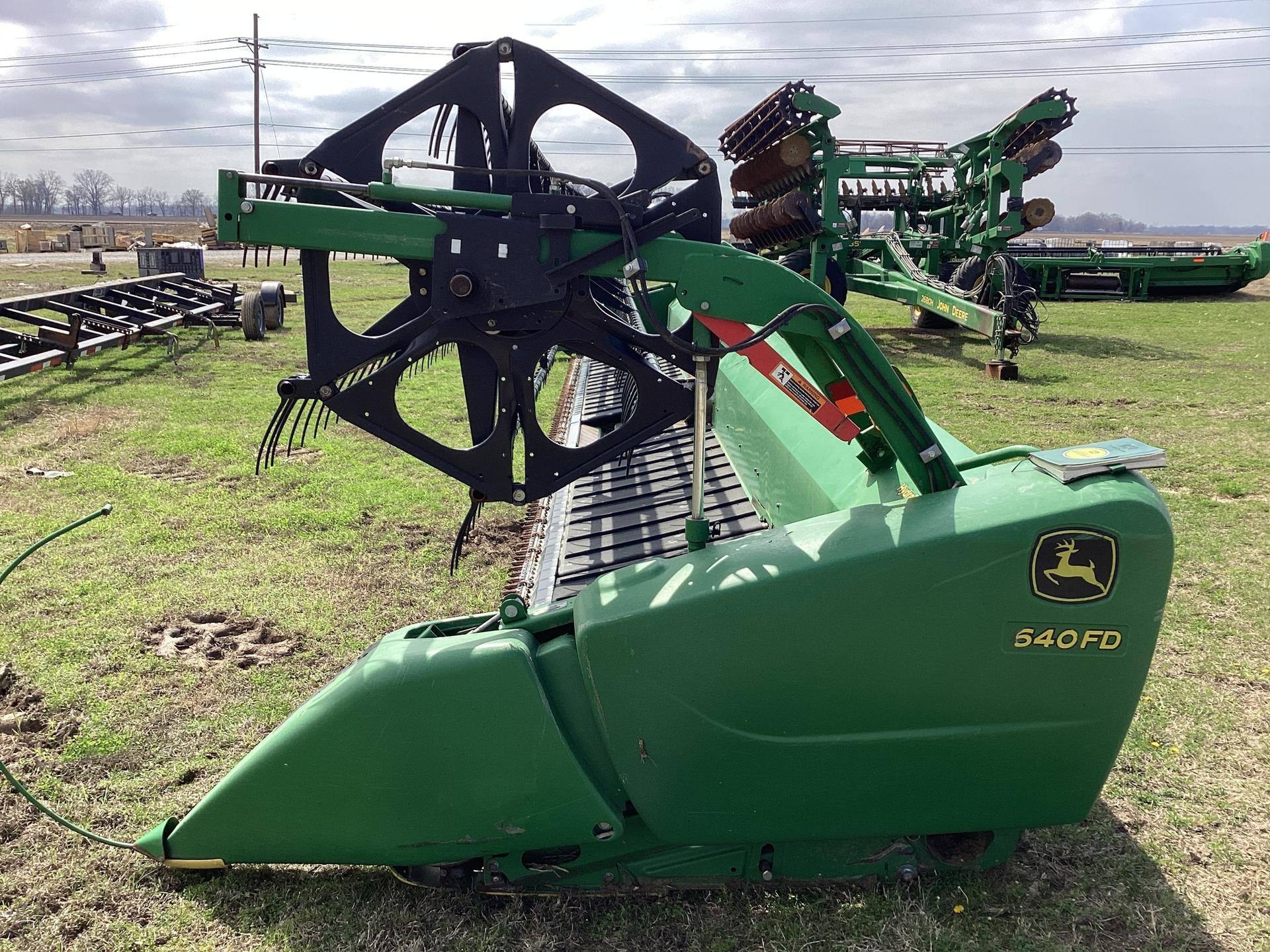 2015 John Deere 640FD