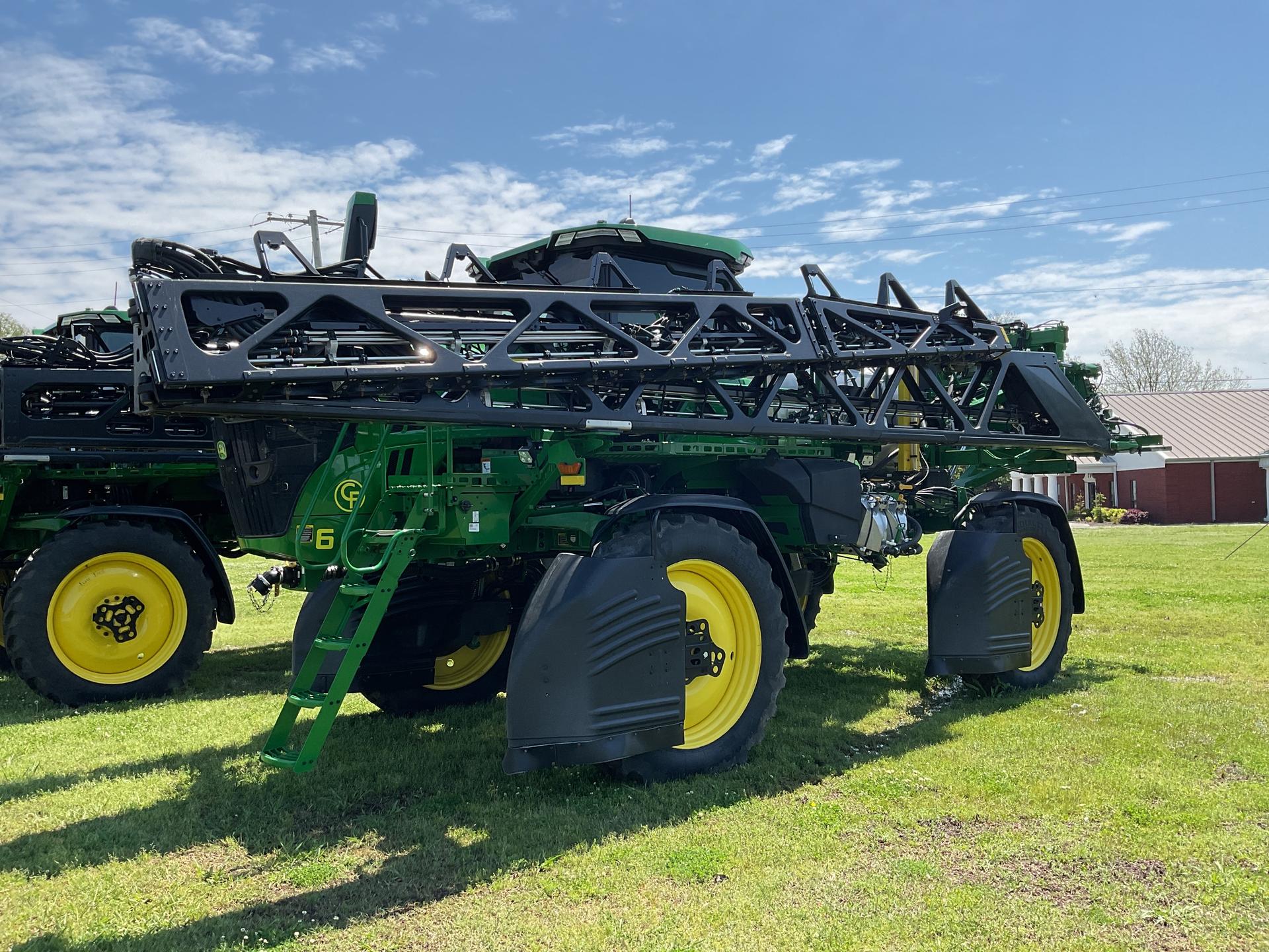 2023 John Deere 410R S&S