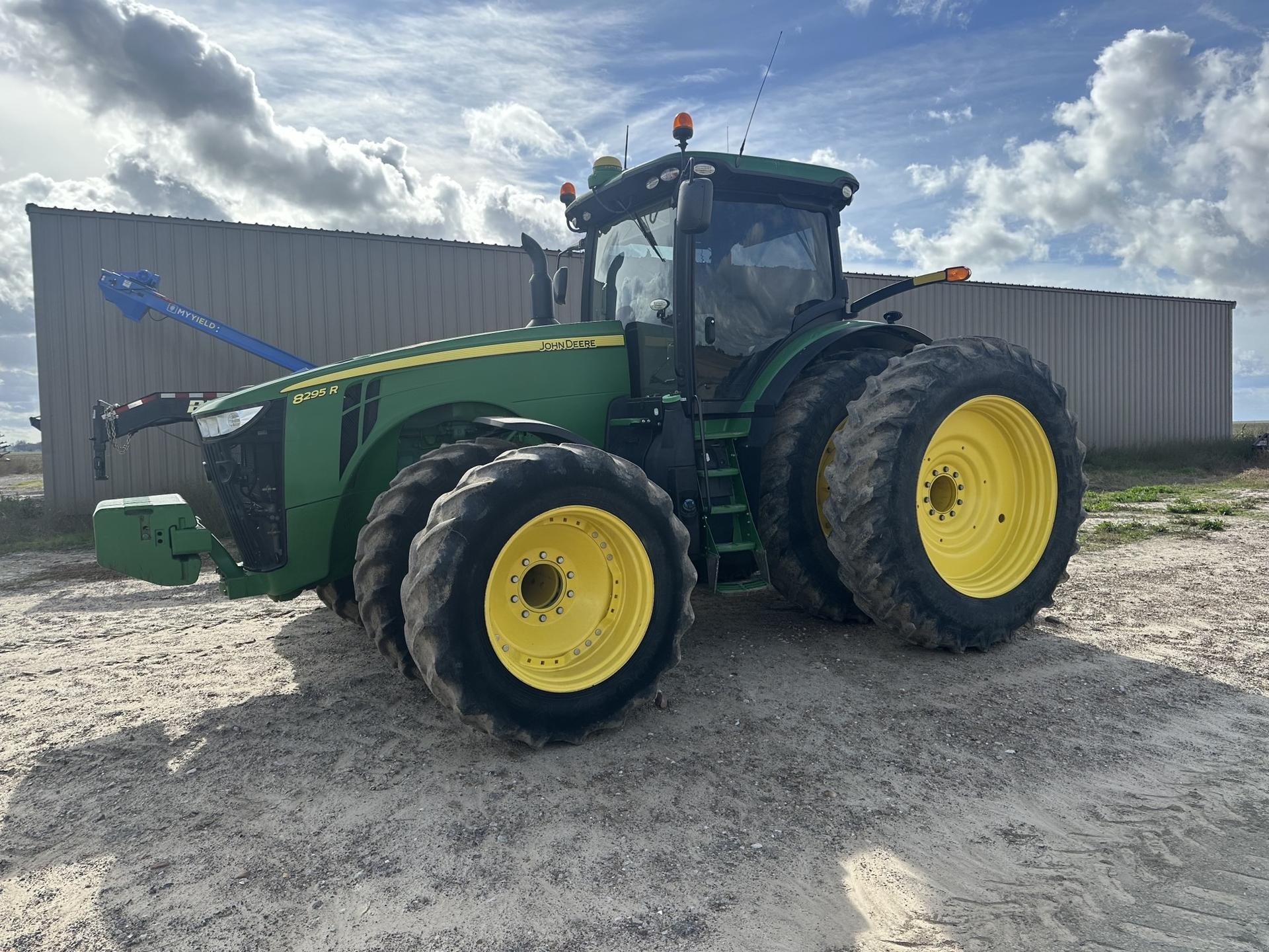 2015 John Deere 8295R