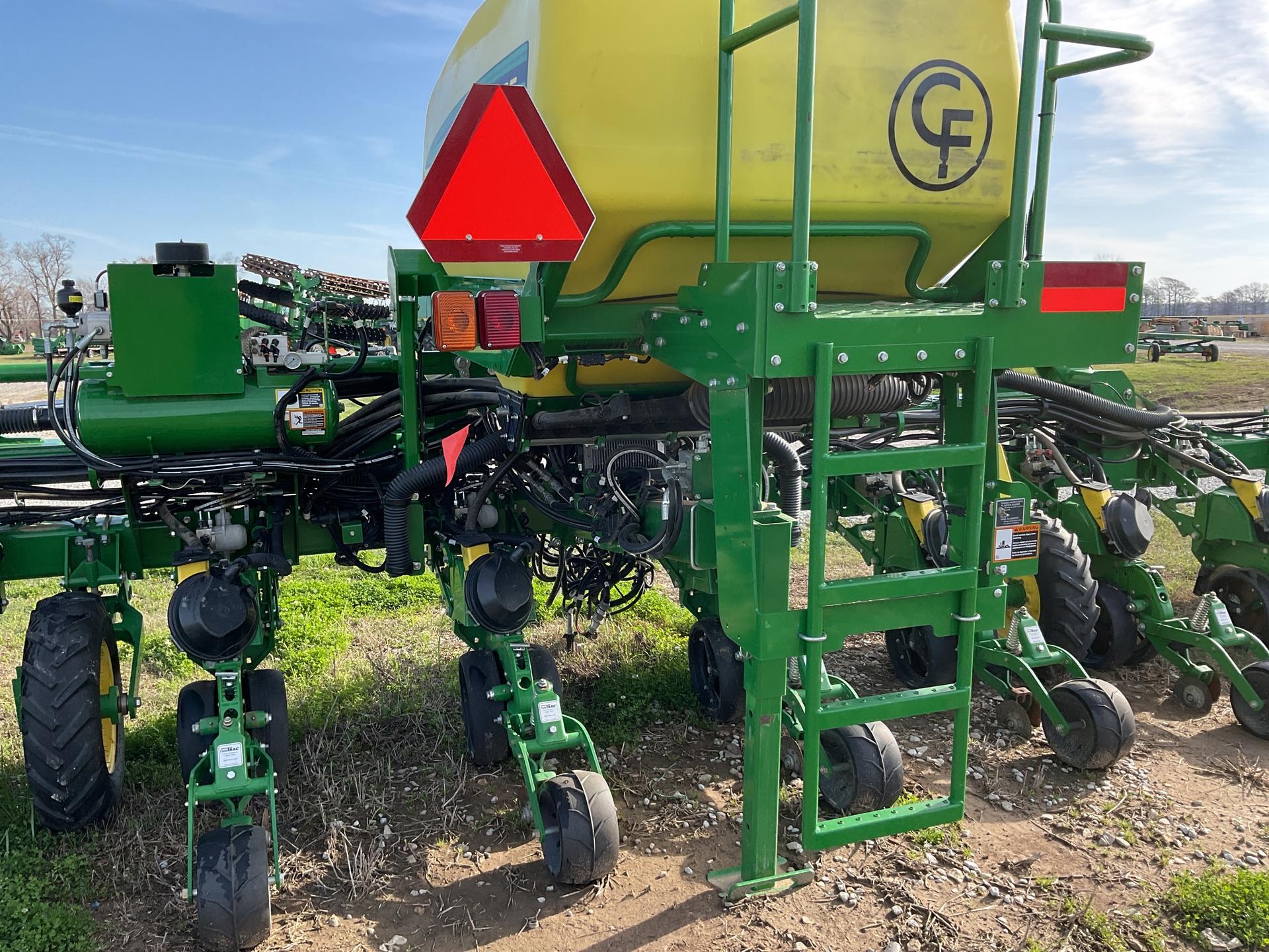 2021 John Deere DR12 – 36″ rows Image