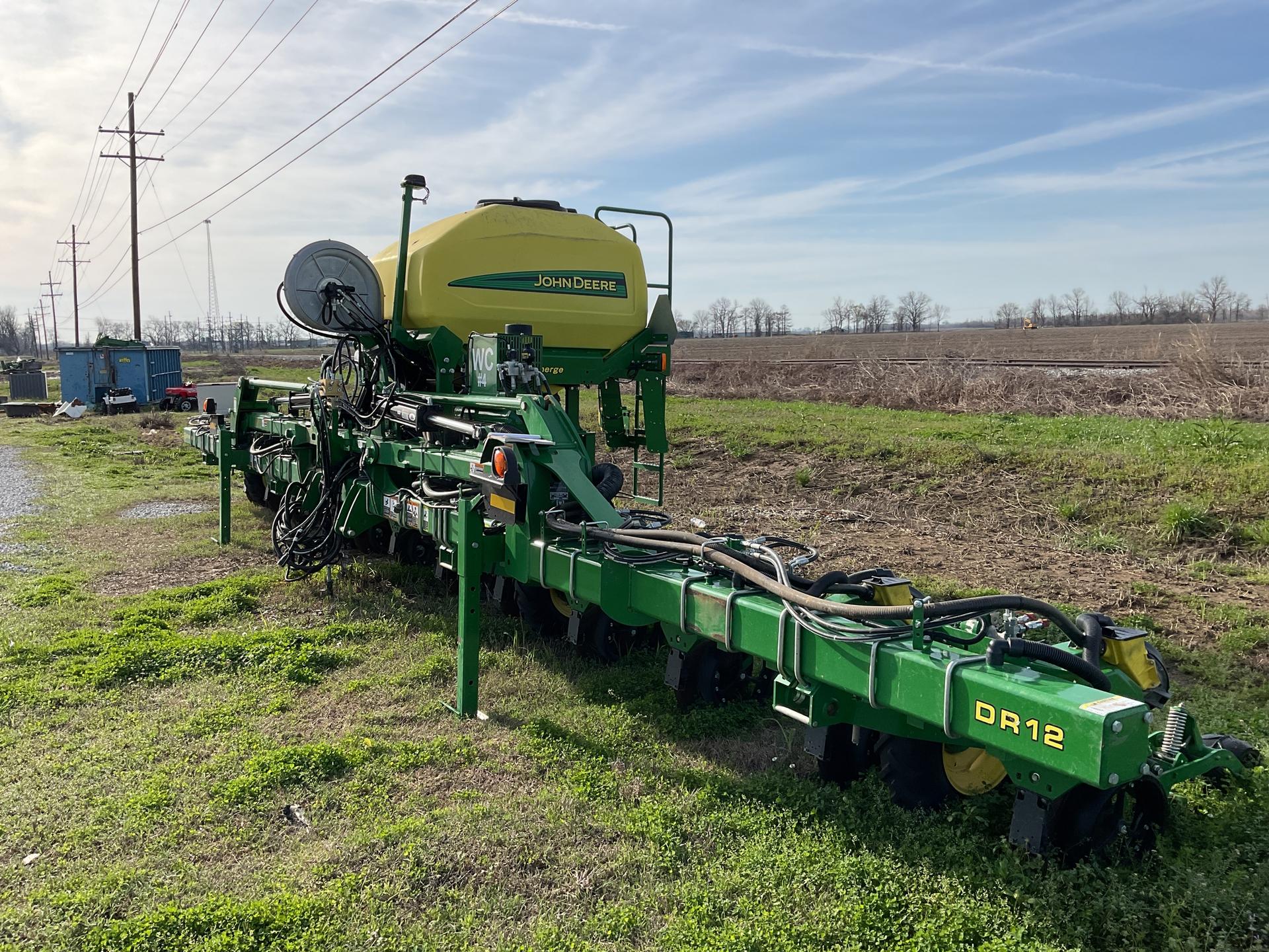 2021 John Deere DR12 – 36″ rows Image