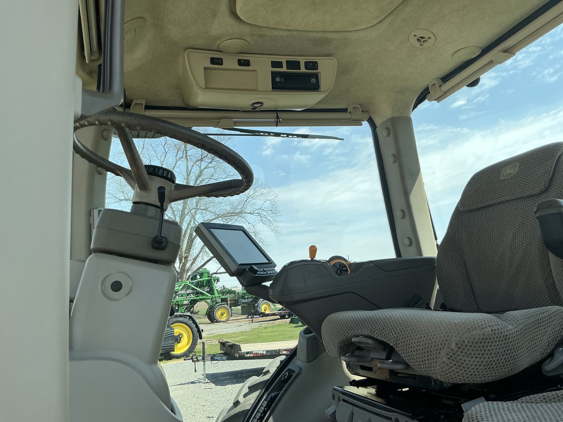 2015 John Deere 8320R Image