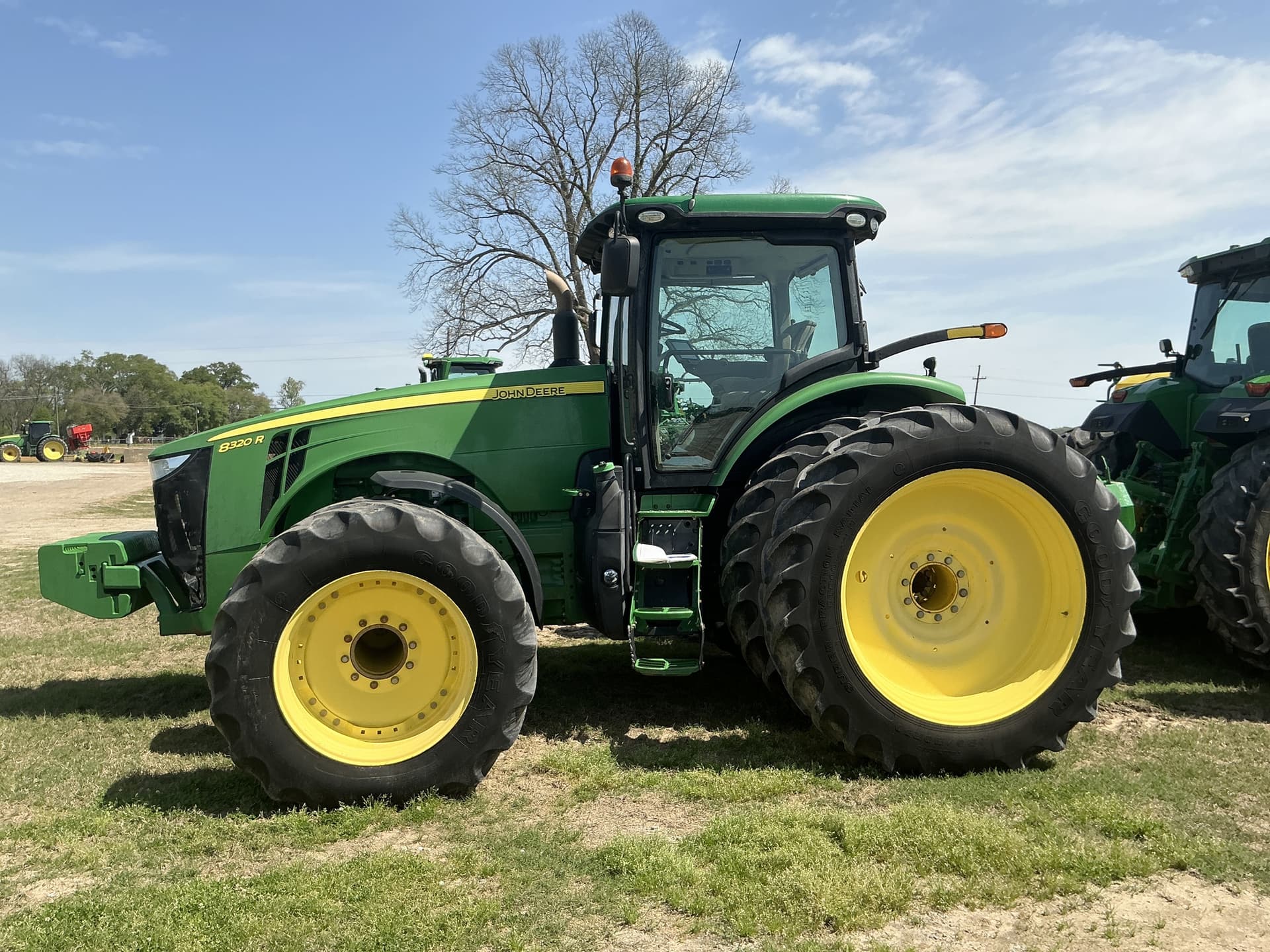 2015 John Deere 8320R Image