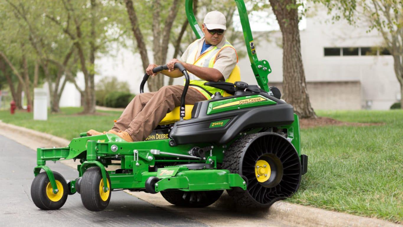 Z945M EFI ZTrak™ Zero-Turn Mower