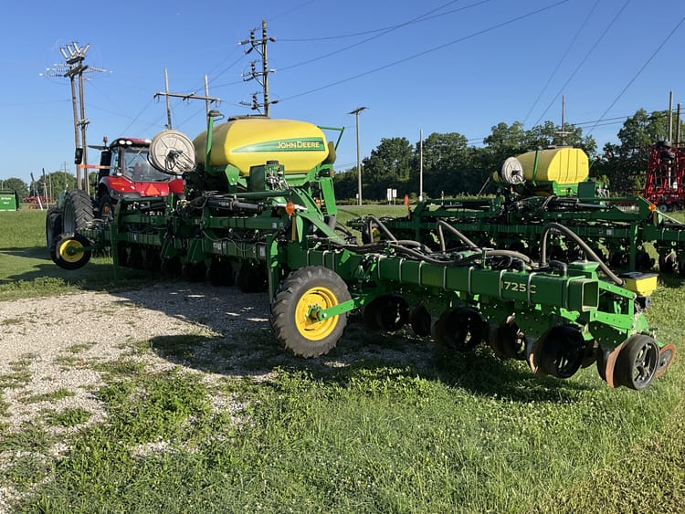 2019 John Deere 1725 CCS 25 rows 19″ spacing