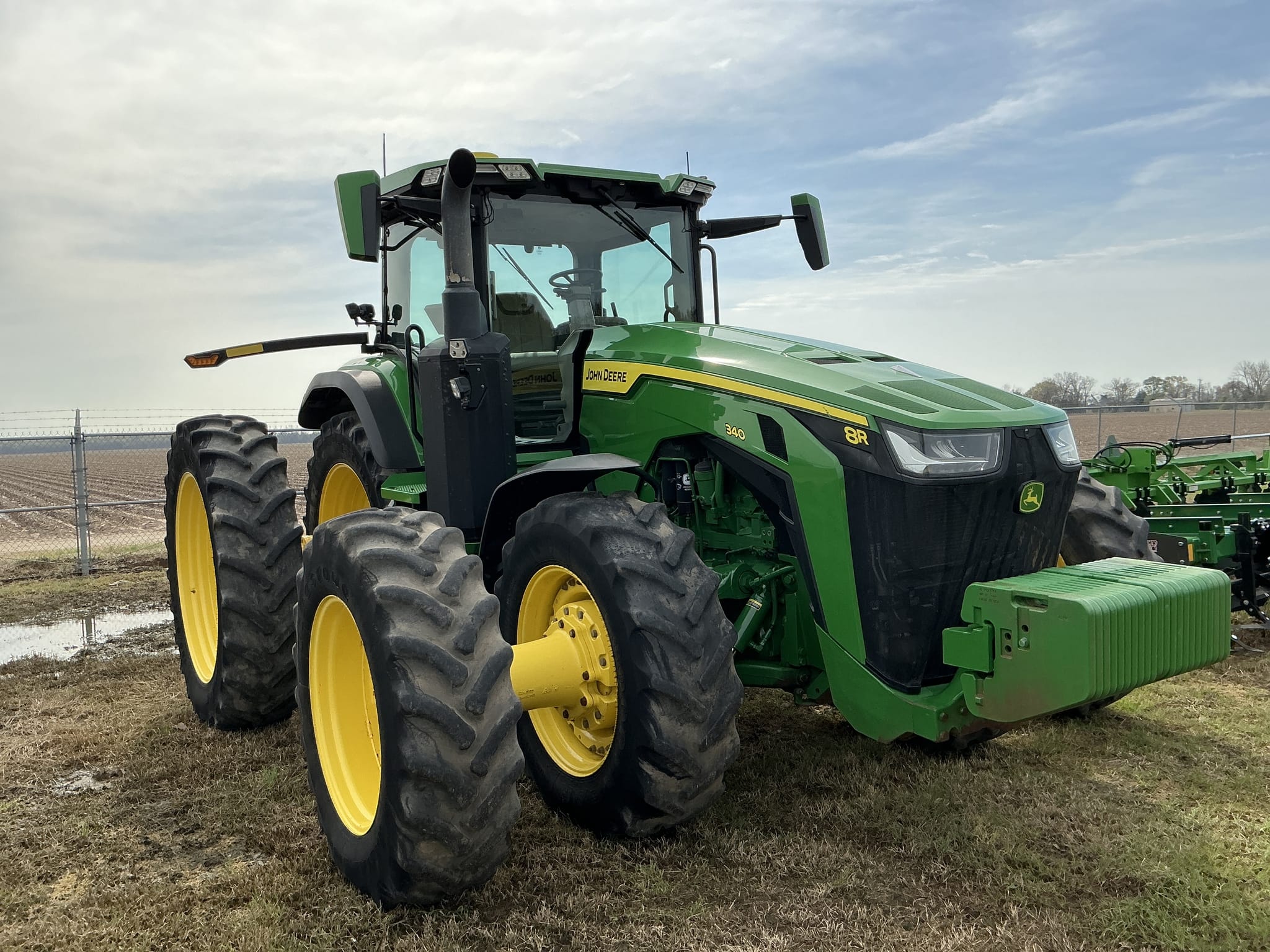 2022 John Deere 8R 340