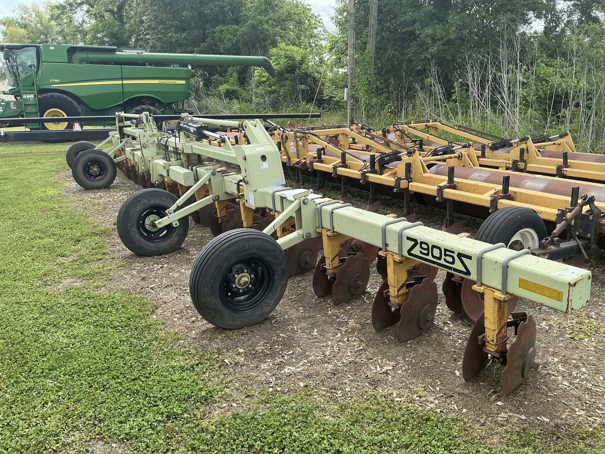 2009 Orthman G12 stack fold bar with AMCO GANGS 16R30”