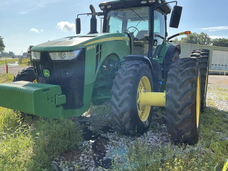 2017 John Deere 8320R