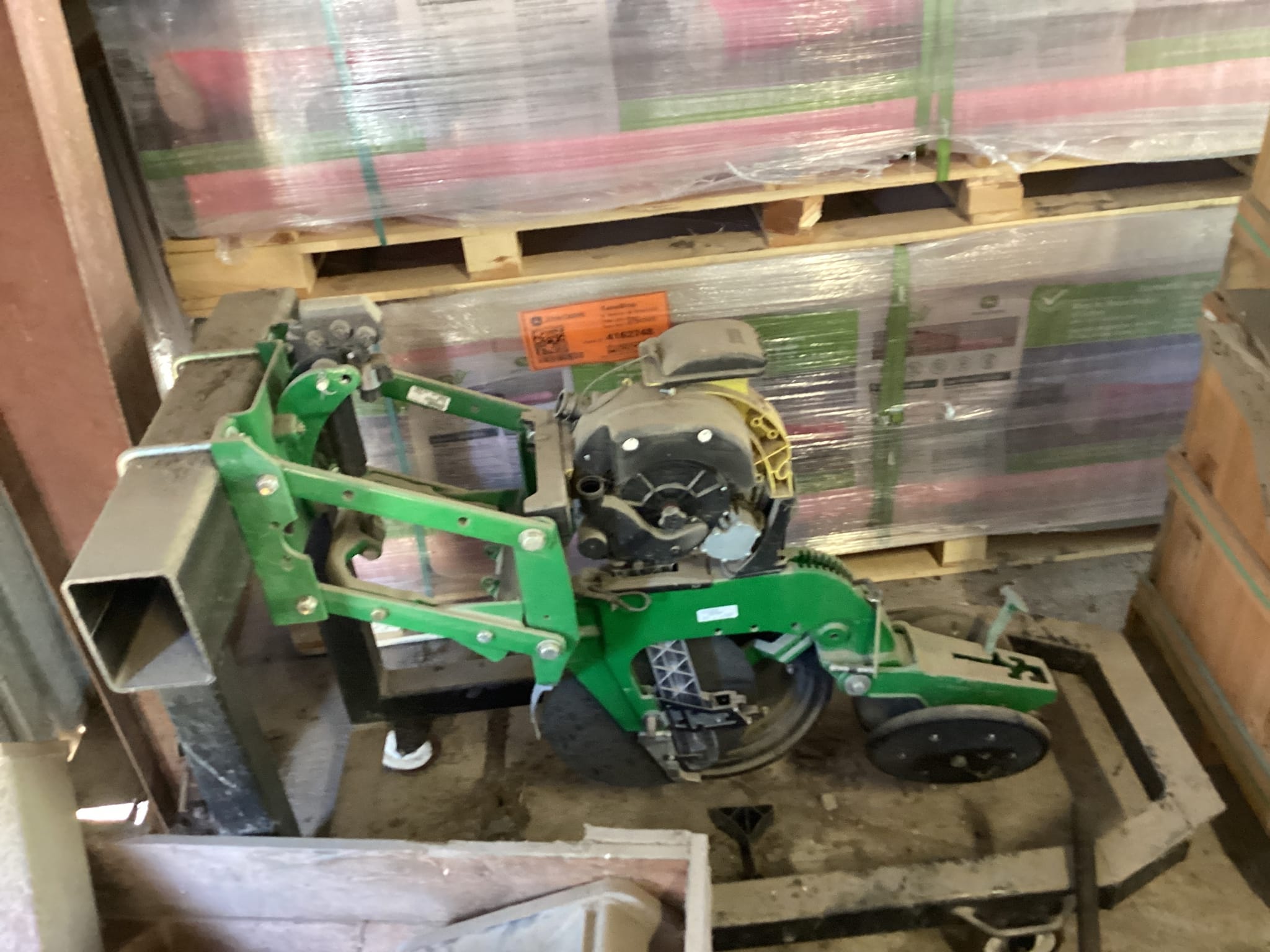 2015 John Deere MaxEmerge 5 1 row – demo stand
