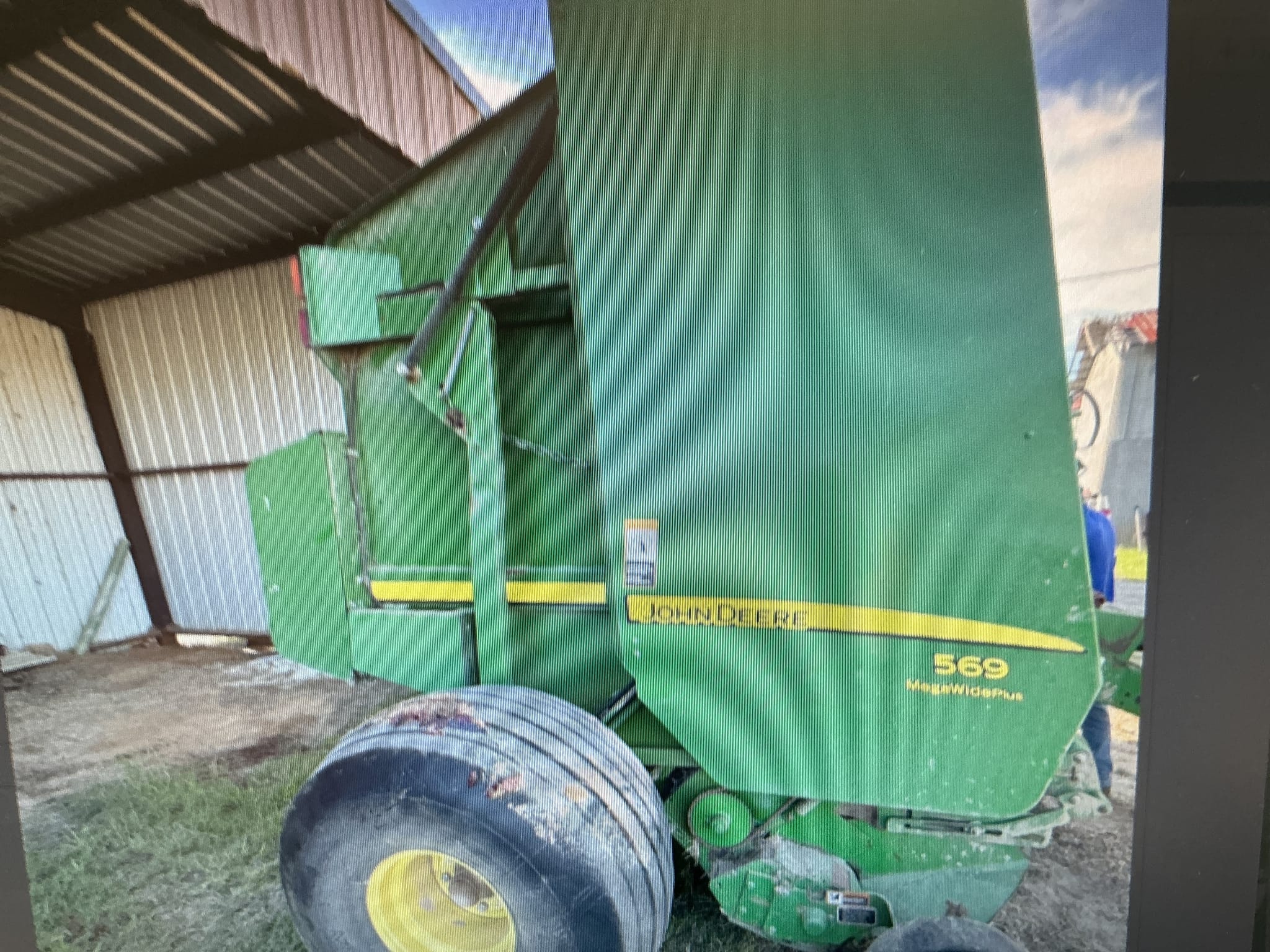 2015 John Deere 569