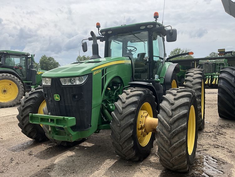 2014 John Deere 8320R