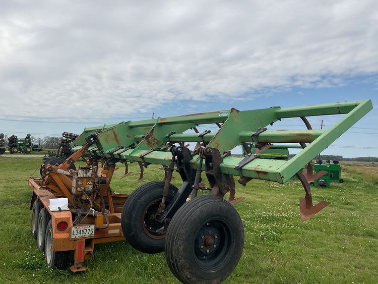 2015 Bigham Brothers chisel plow 25ft