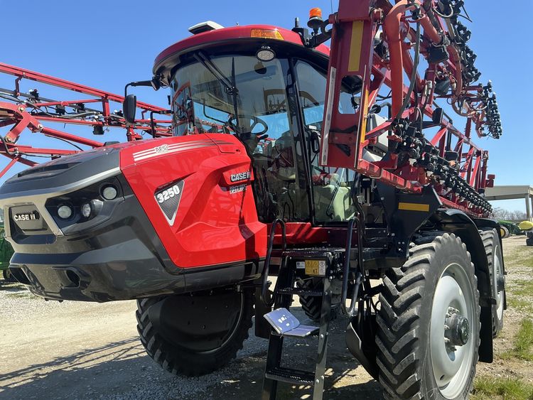 2023 Case IH 325 PATRIOT SPRAYER