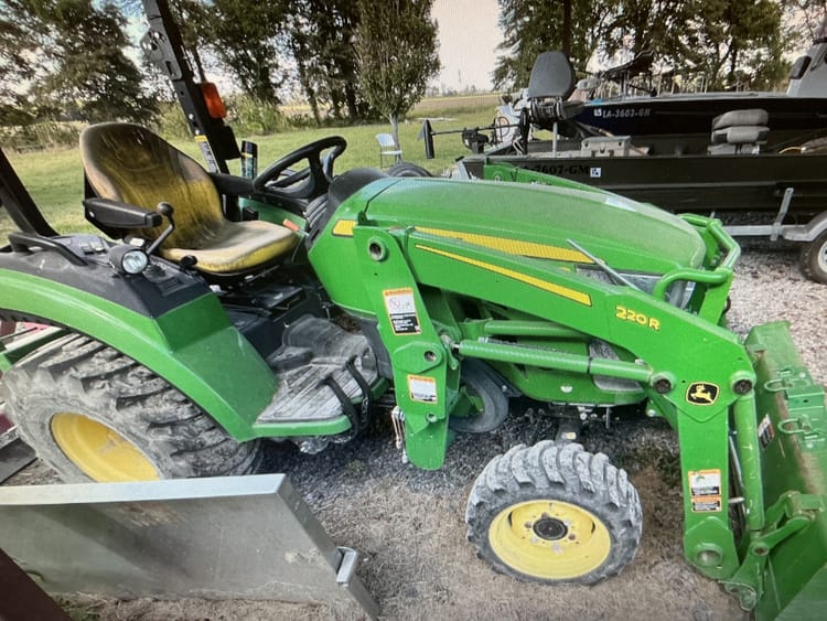 2020 John Deere 2032R