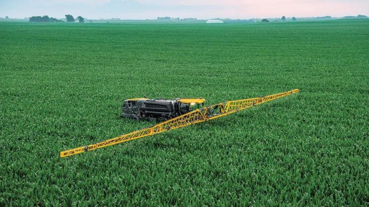 STS16 Hagie™ Self-Propelled Sprayer